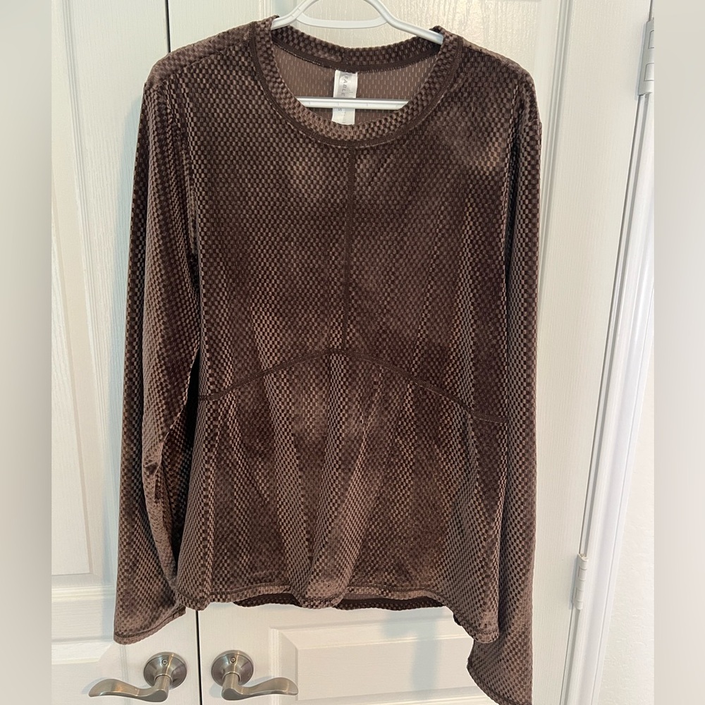 Fabletics Brown Long Sleeve T-shirt